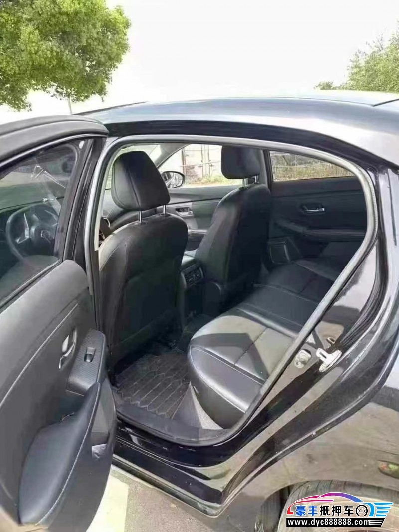 22年日产轩逸轿车抵押车出售