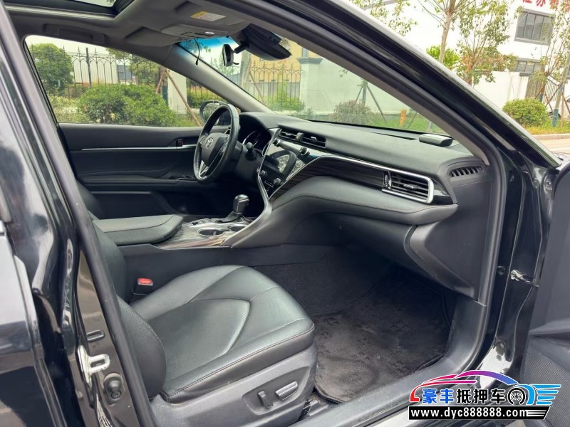 21年丰田凯美瑞轿车抵押车出售