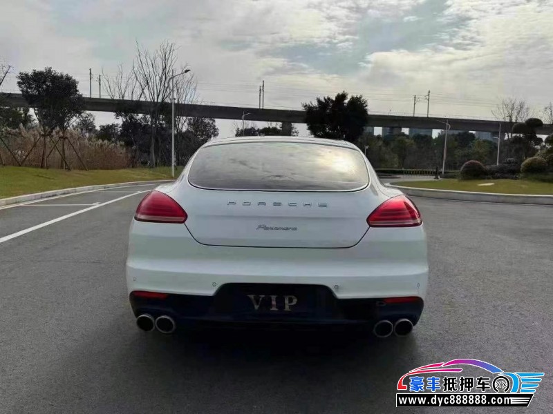 15年保时捷帕纳梅拉轿车抵押车出售