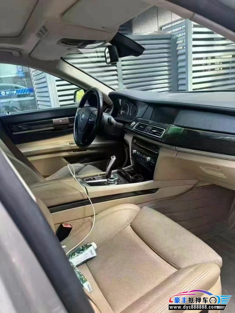 11年宝马7系轿车抵押车出售