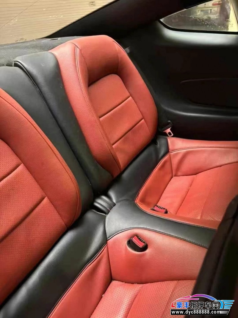 16年福特野马轿车抵押车出售