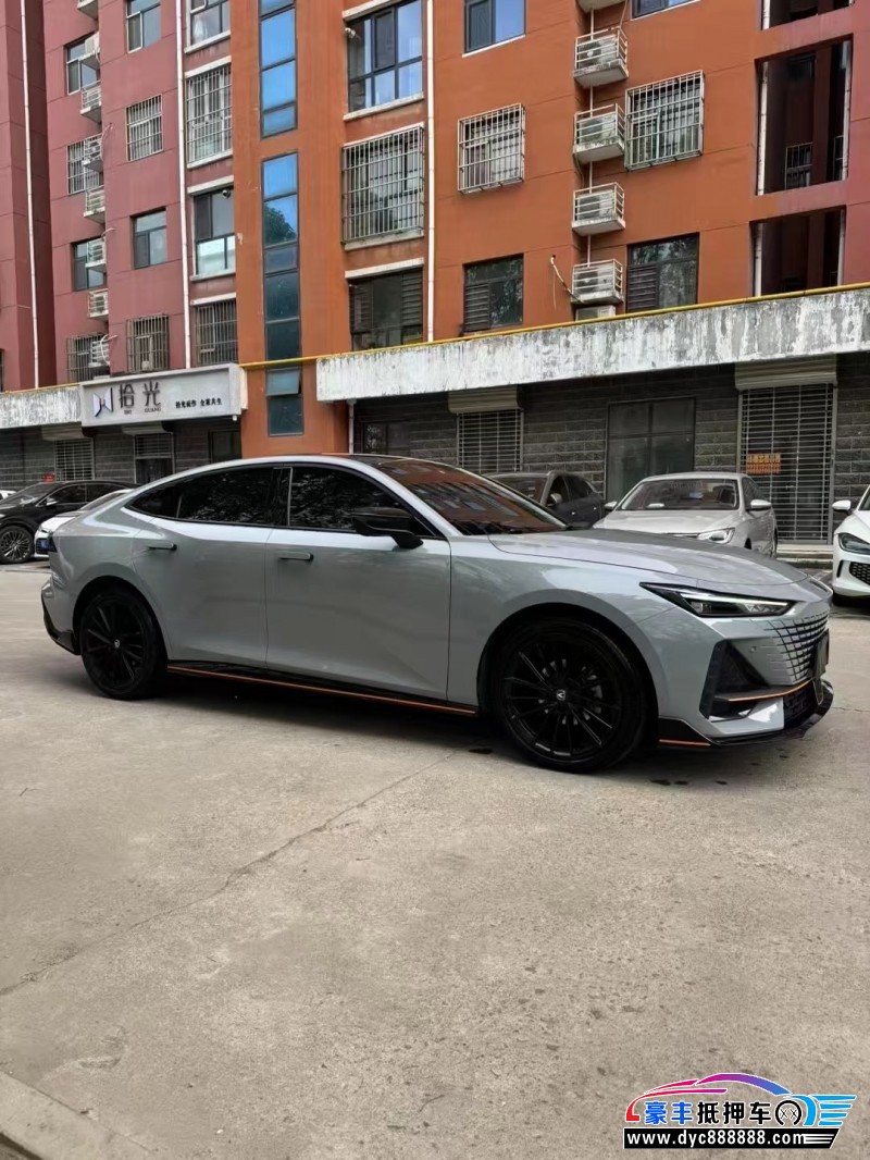 22年长安长安UNI轿车抵押车出售