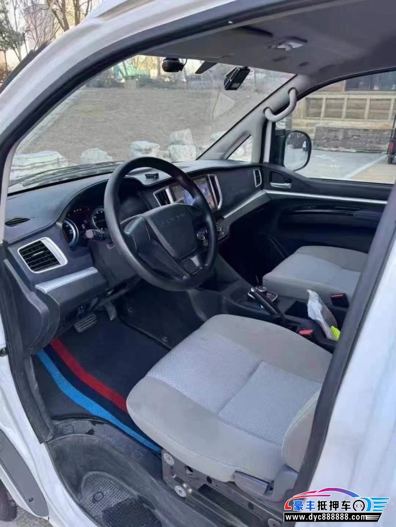 23年东风风行菱智轿车抵押车出售