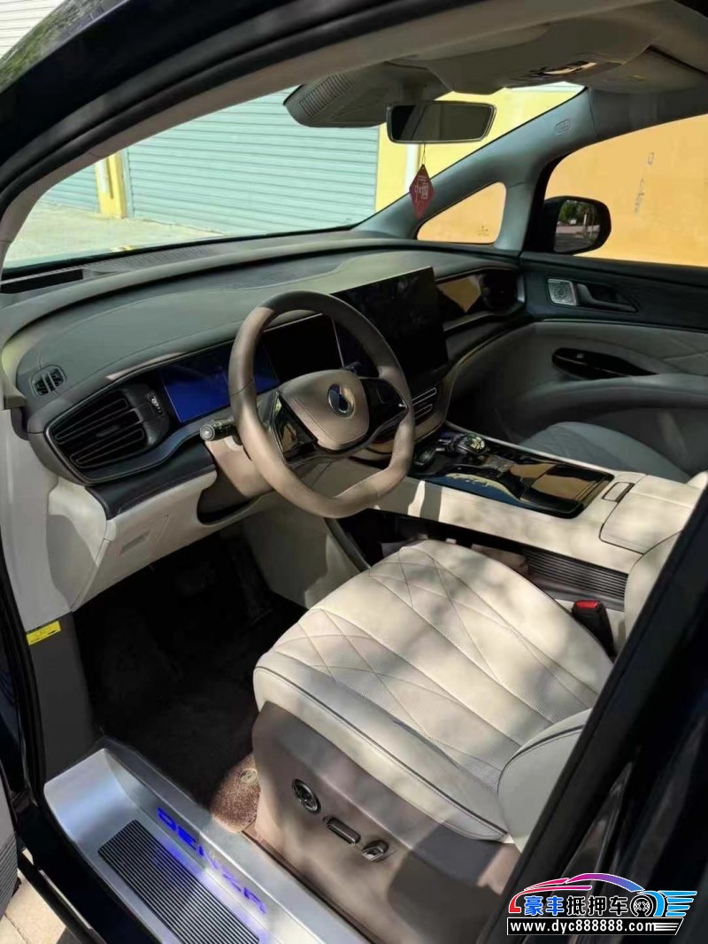 23年腾势D9轿车抵押车出售