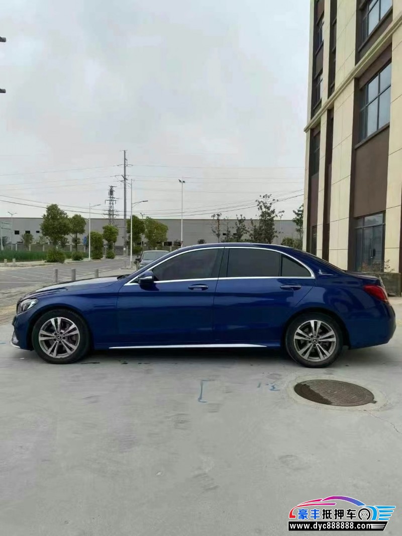 18年奔驰C轿车抵押车出售