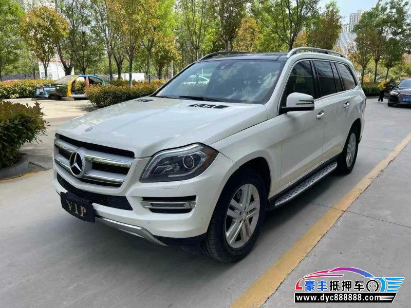 13年奔驰GL轿车抵押车出售