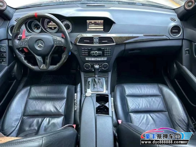 13年奔驰C轿车抵押车出售