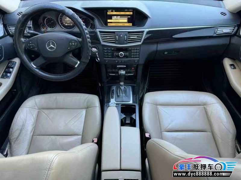 12年奔驰E轿车抵押车出售