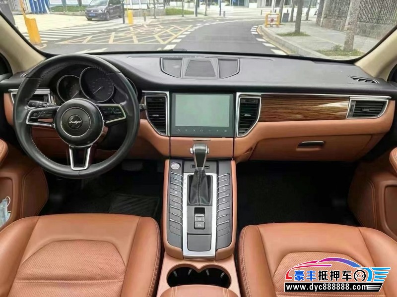 18年众泰SR9轿车抵押车出售