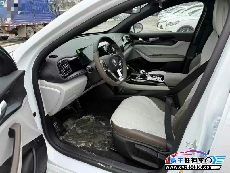 25年比亚迪秦轿车抵押车出售