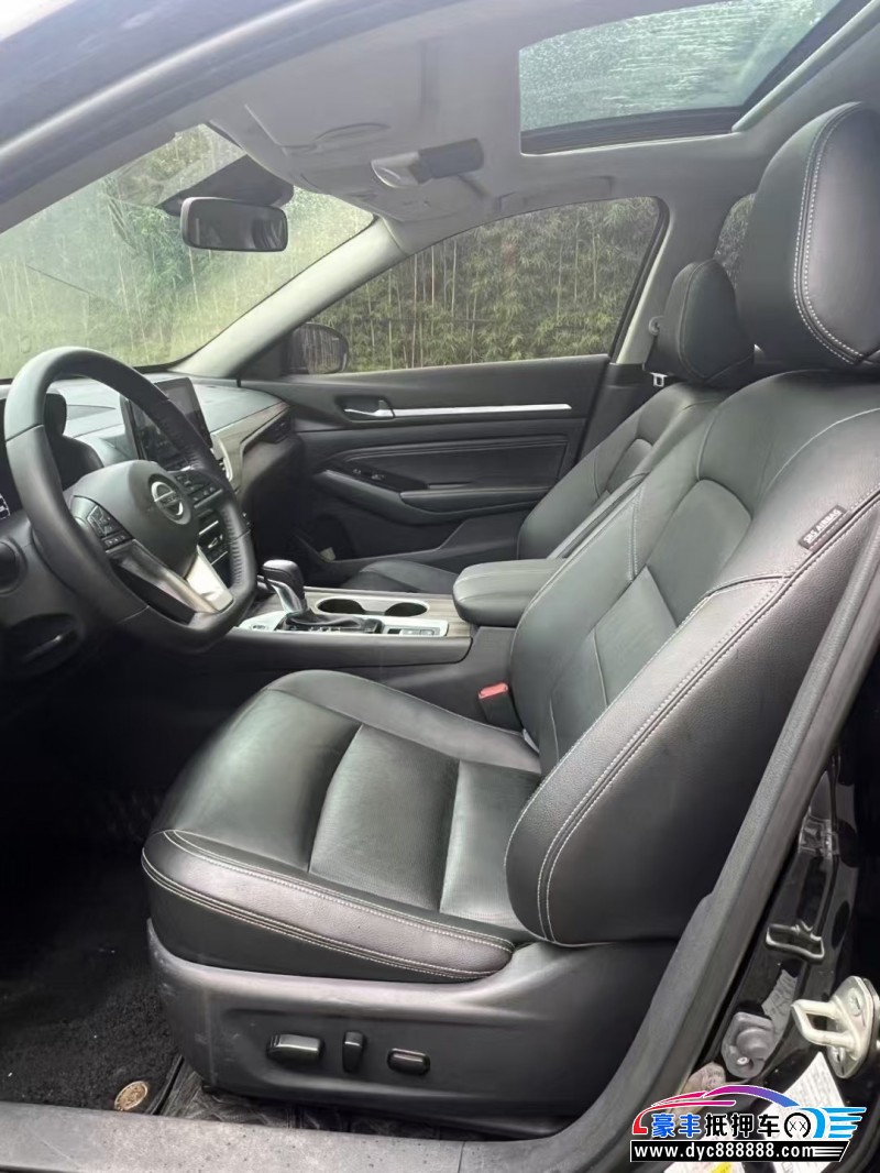 22年日产天籁轿车抵押车出售