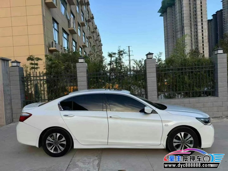 16年本田雅阁轿车抵押车出售