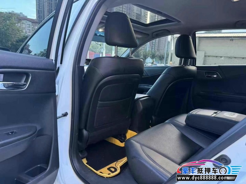 16年本田雅阁轿车抵押车出售