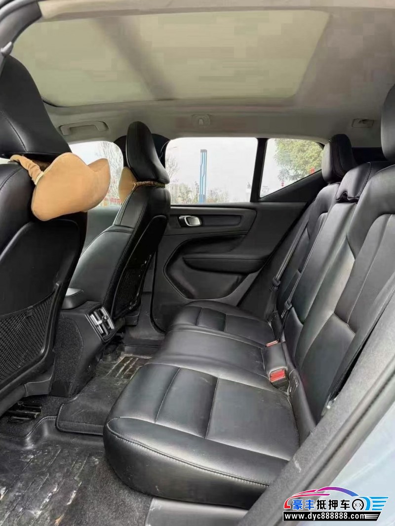 21年沃尔沃XC40轿车抵押车出售