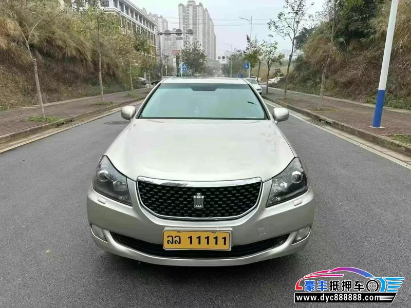 12年丰田皇冠轿车抵押车出售