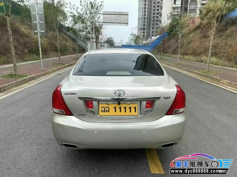 12年丰田皇冠轿车抵押车出售