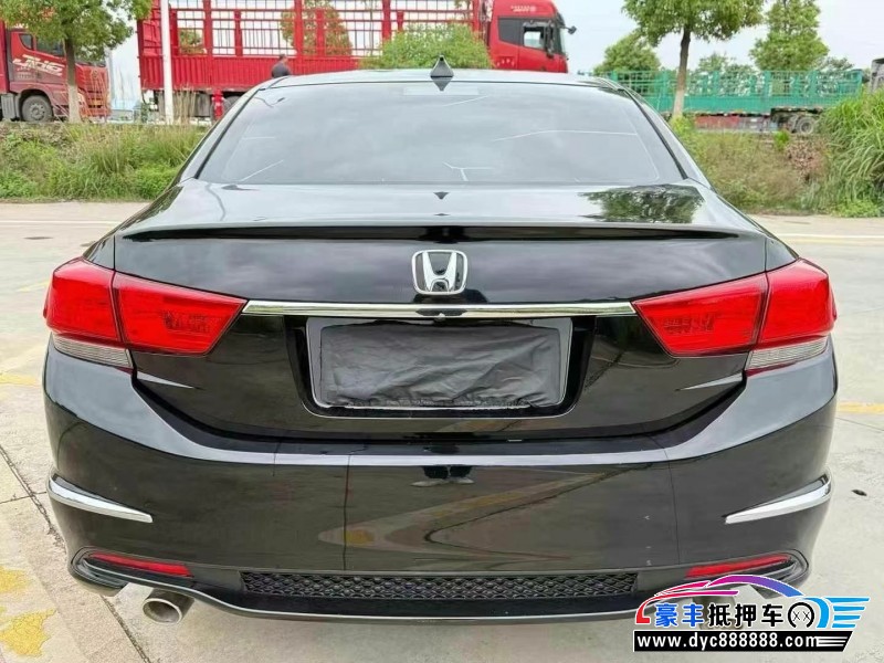 18年本田思铂睿轿车抵押车出售