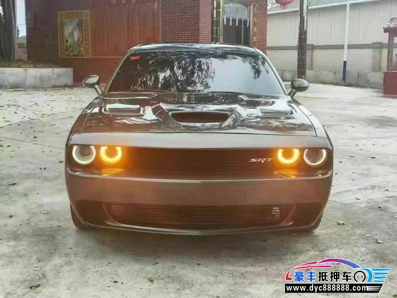 17年道奇挑战者轿车抵押车出售