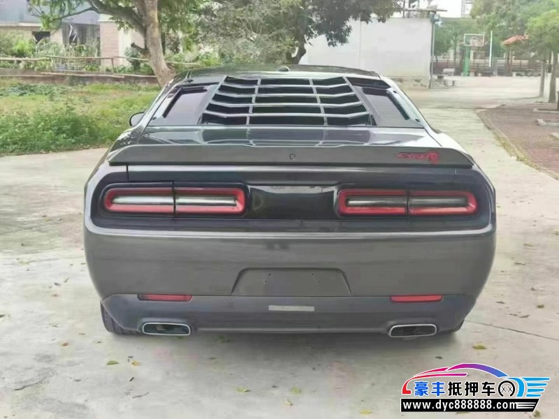 17年道奇挑战者轿车抵押车出售