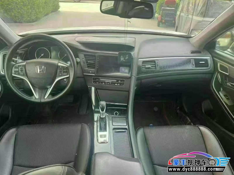16年本田思铂睿轿车抵押车出售