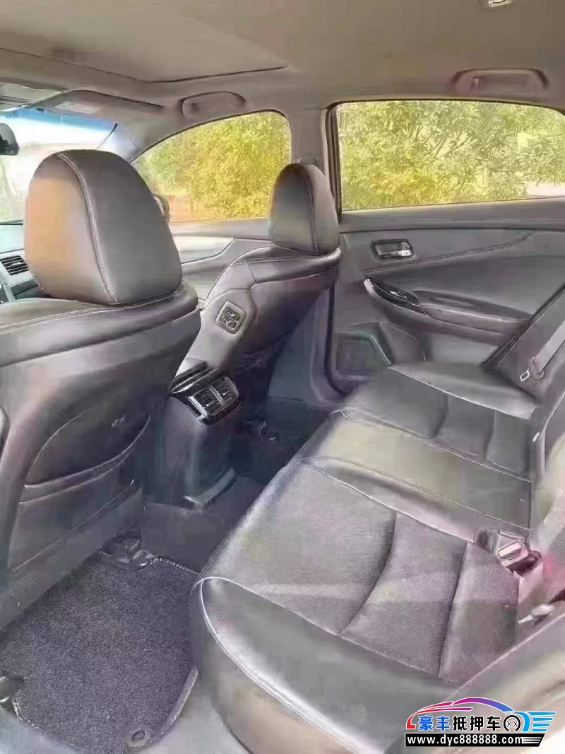 17年本田思铂睿轿车抵押车出售