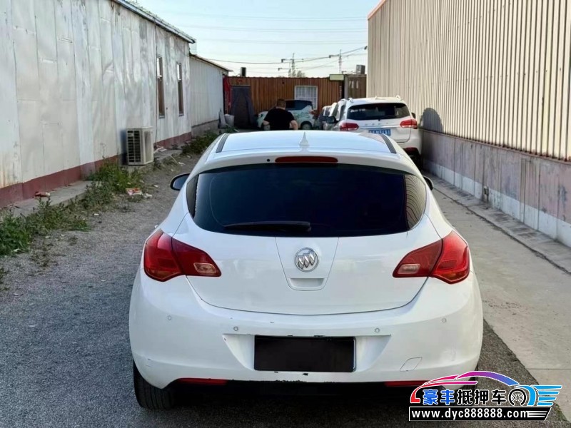 15年别克英朗轿车抵押车出售