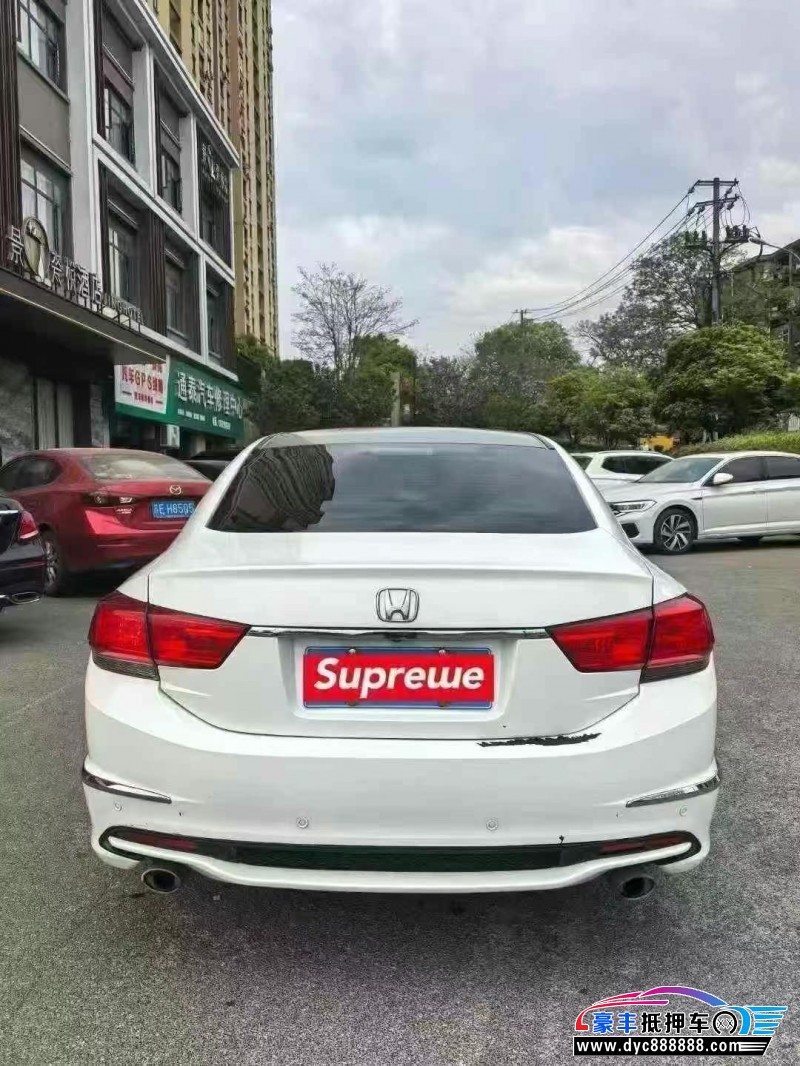17年本田思铂睿轿车抵押车出售