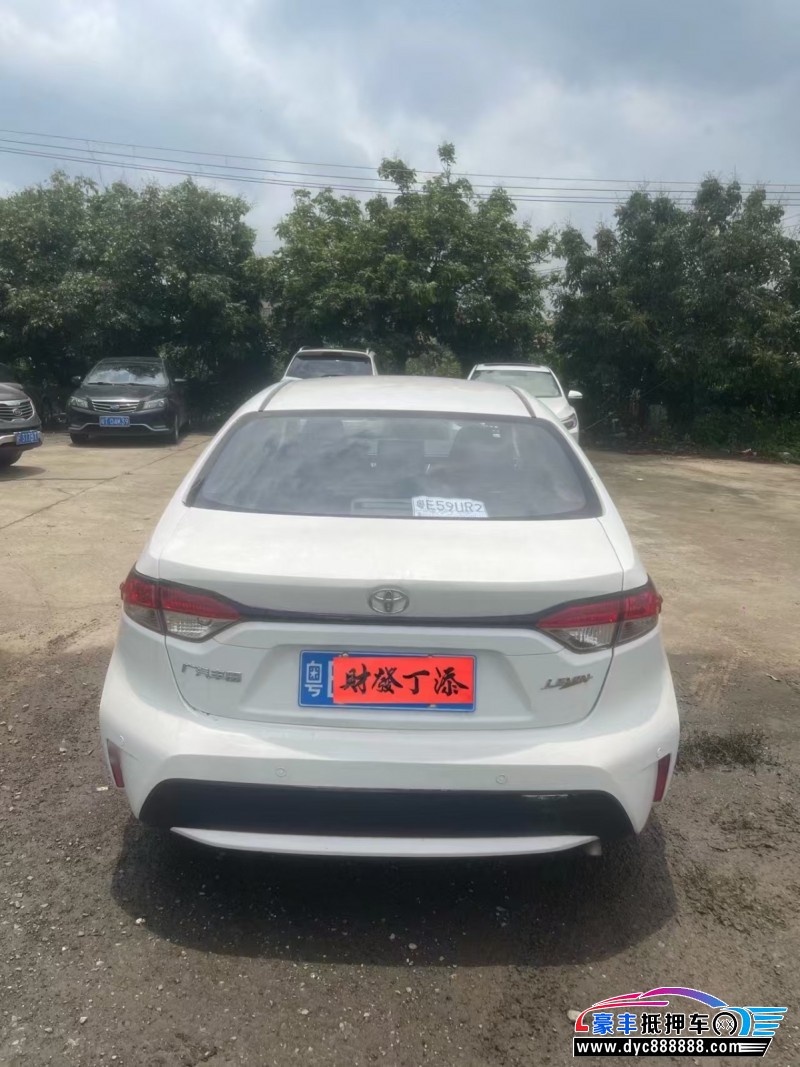 22年丰田雷凌轿车抵押车出售