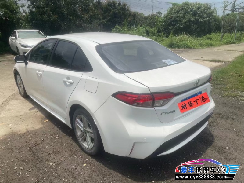 22年丰田雷凌轿车抵押车出售