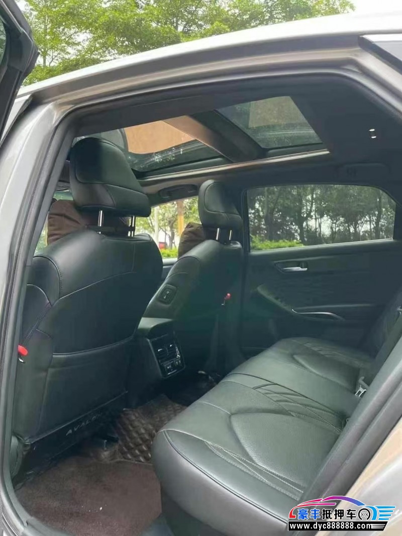 21年丰田亚洲龙轿车抵押车出售