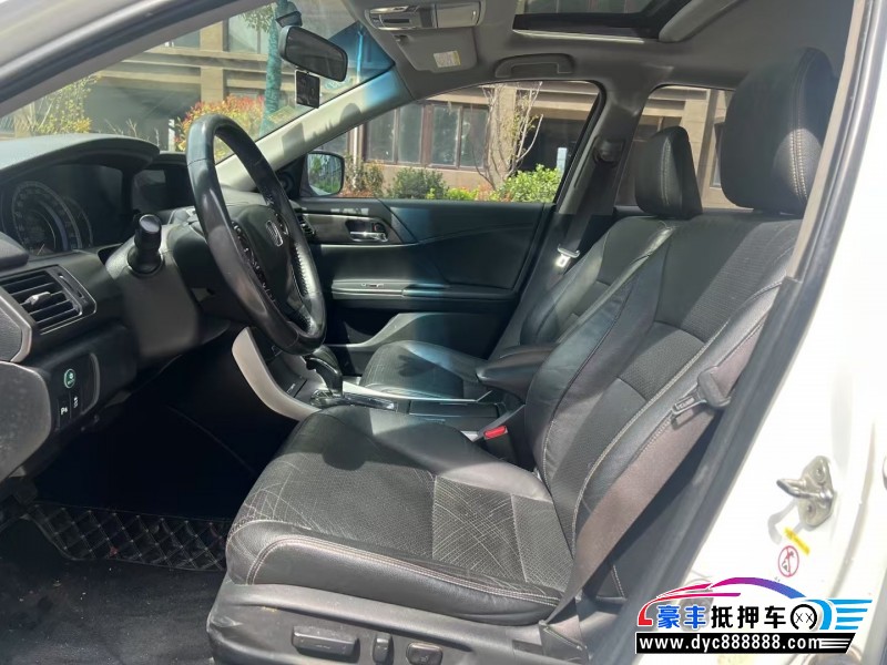 14年本田雅阁轿车抵押车出售