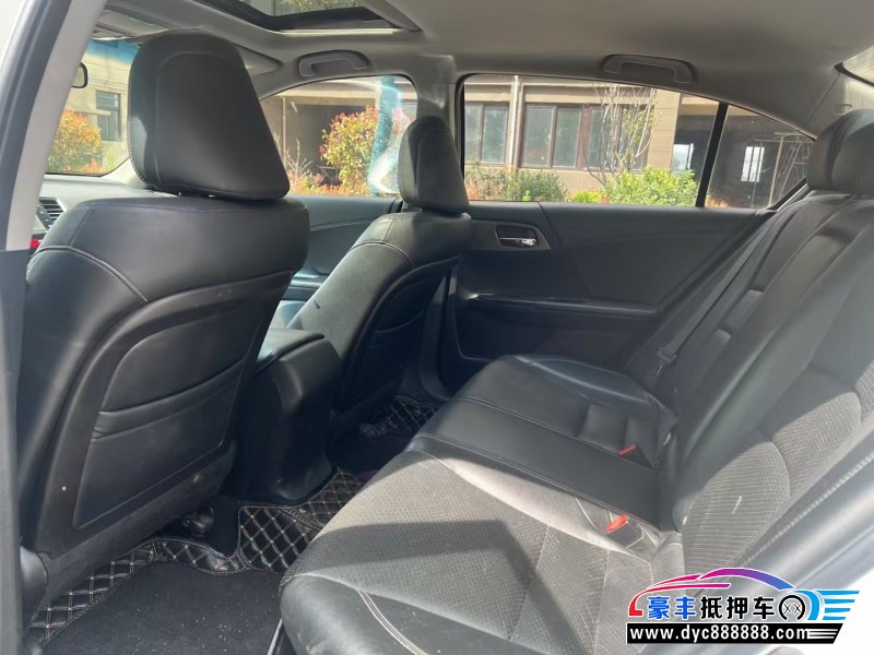 14年本田雅阁轿车抵押车出售