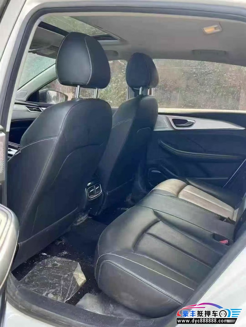 22年荣威i6轿车抵押车出售