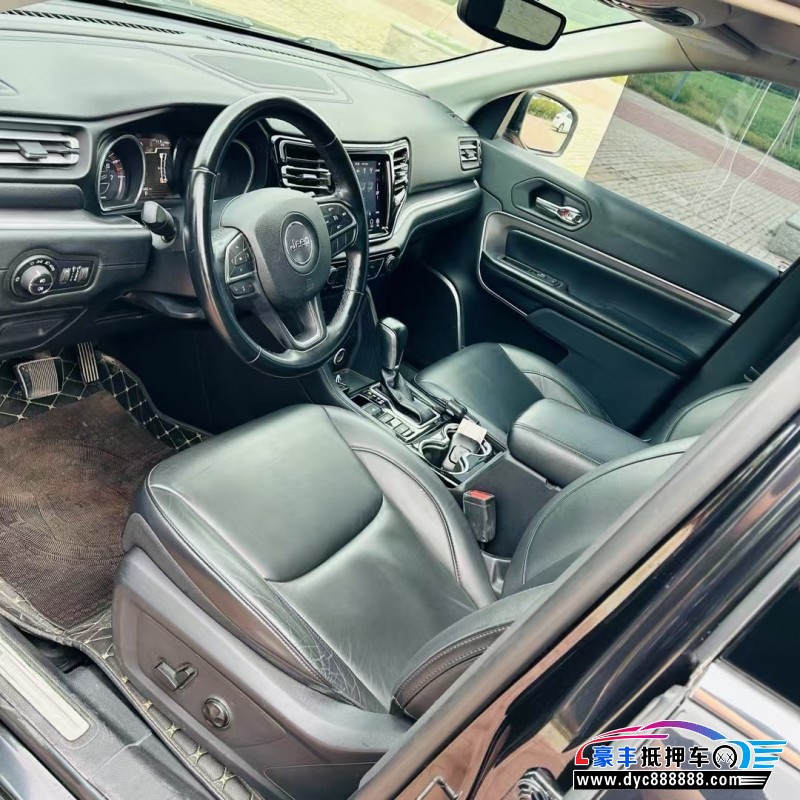 19年Jeep指挥官轿车抵押车出售