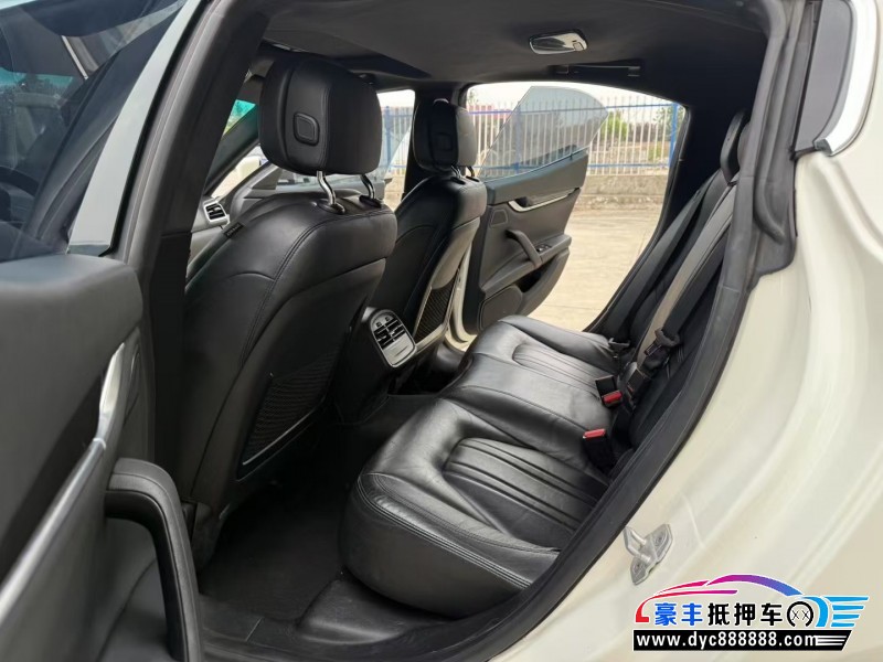 15年玛莎拉蒂Ghibli轿车抵押车出售