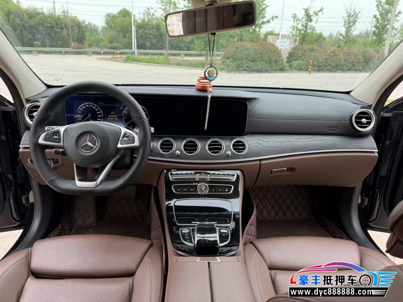 17年奔驰E轿车抵押车出售