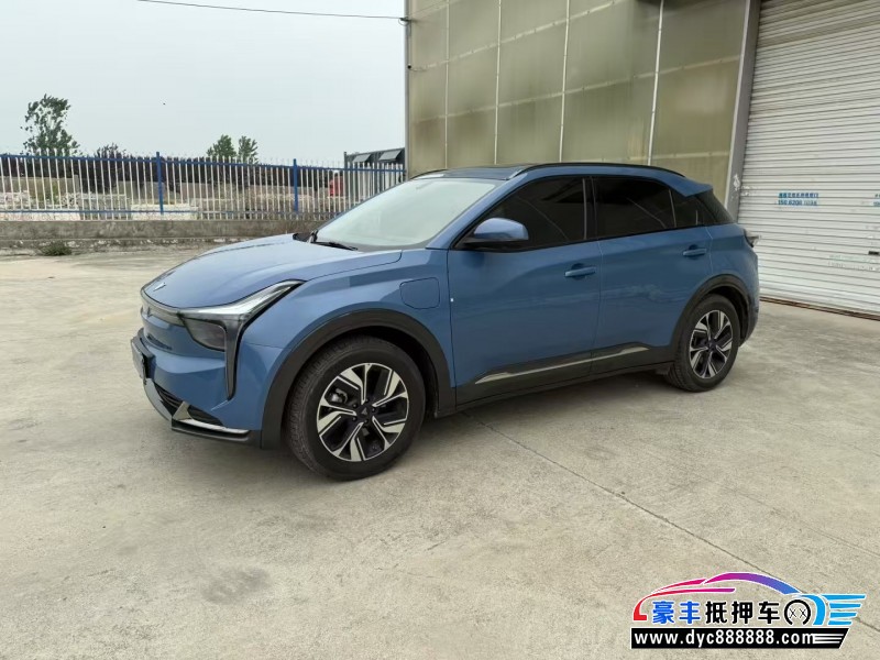 22年哪吒U轿车抵押车出售