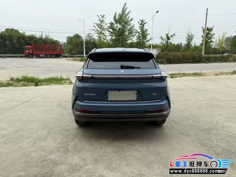 22年哪吒U轿车抵押车出售