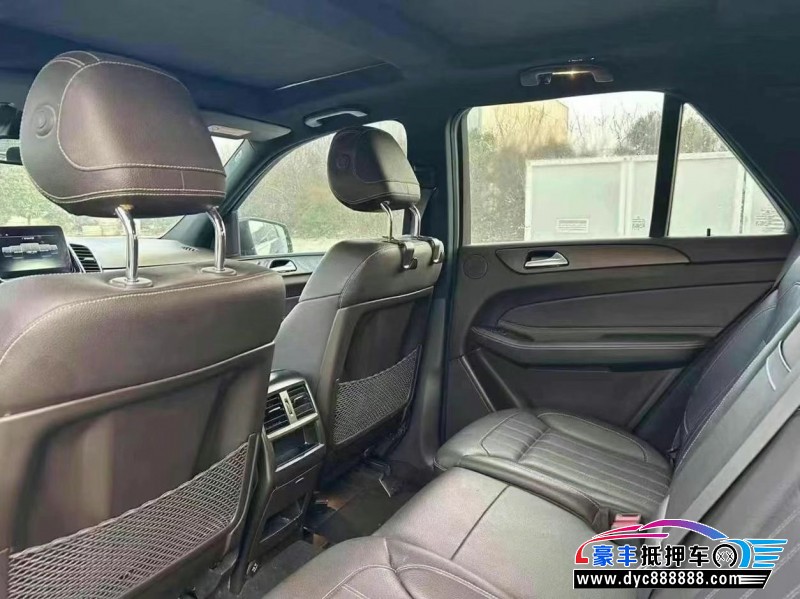 17年奔驰GLE轿车抵押车出售