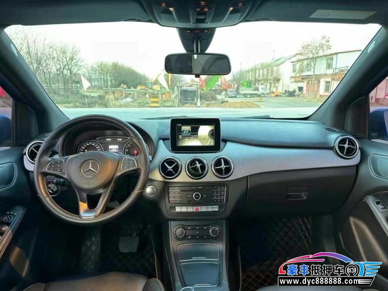 16年奔驰B轿车抵押车出售