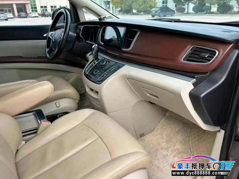 17年别克GL8轿车抵押车出售