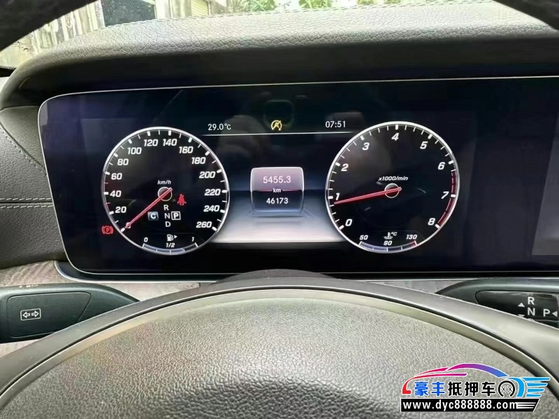 19年奔驰E轿车抵押车出售