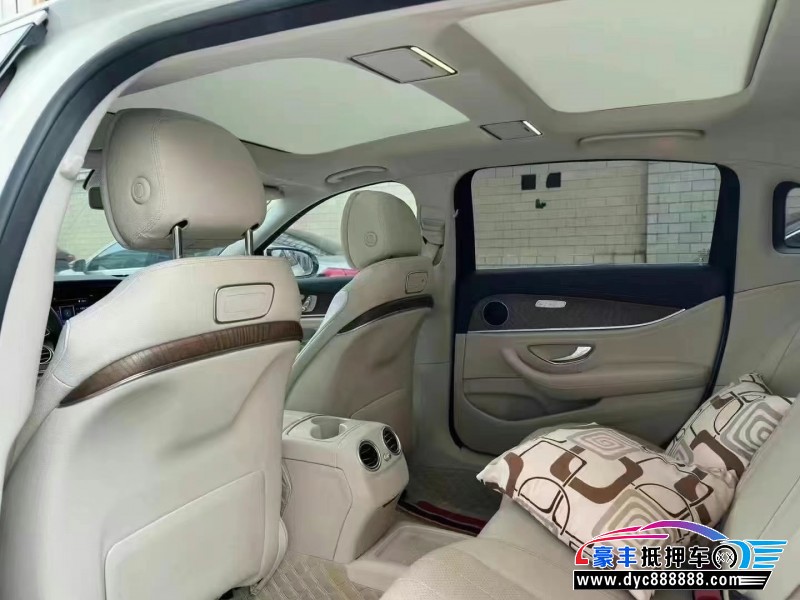 19年奔驰E轿车抵押车出售