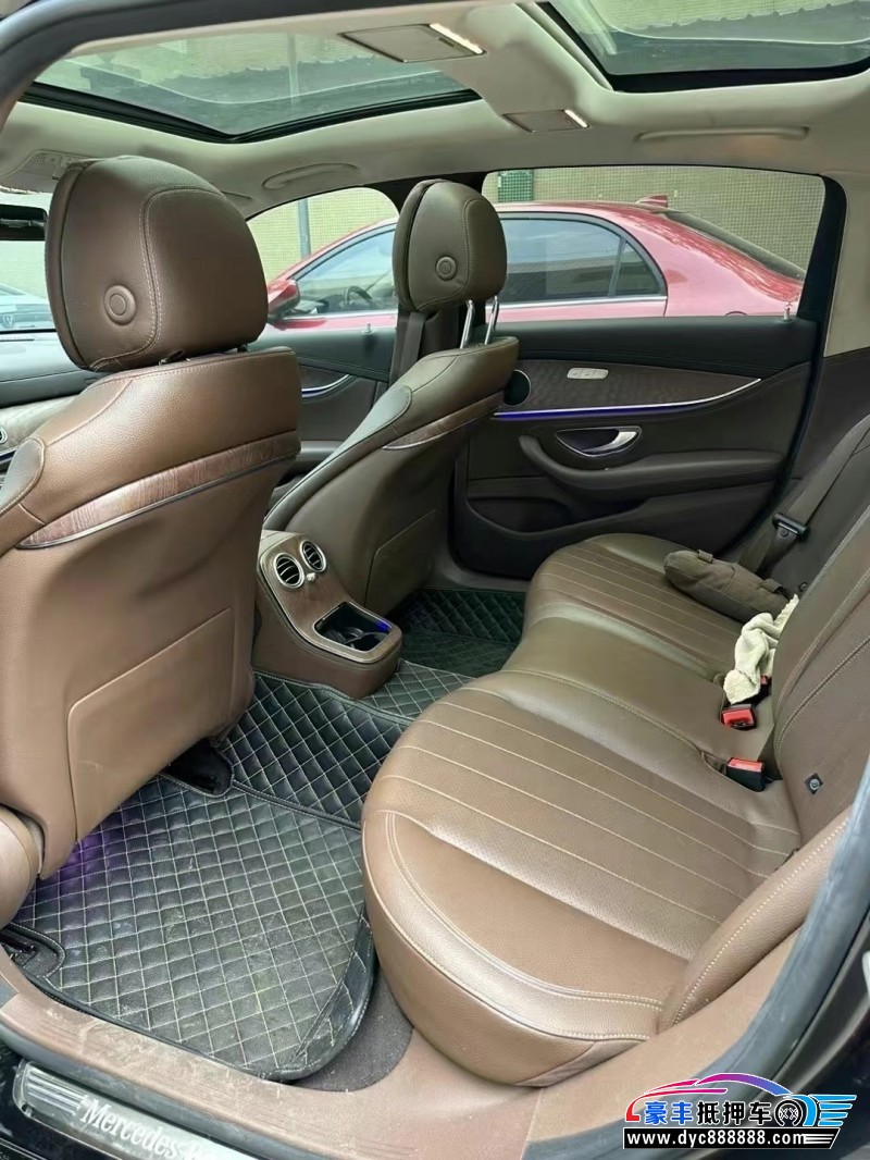 22年奔驰E轿车抵押车出售