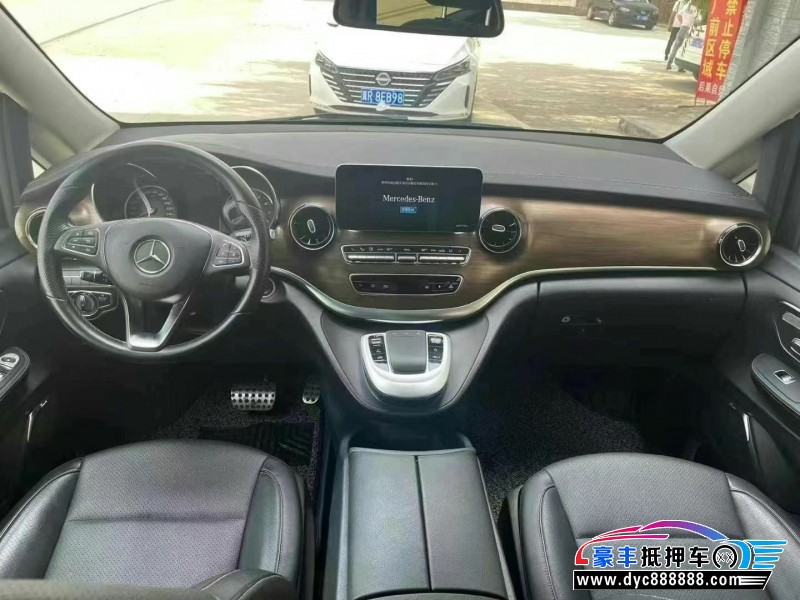 21年奔驰V轿车抵押车出售