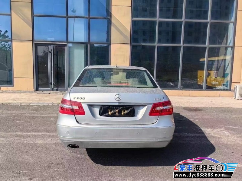 10年奔驰E轿车抵押车出售