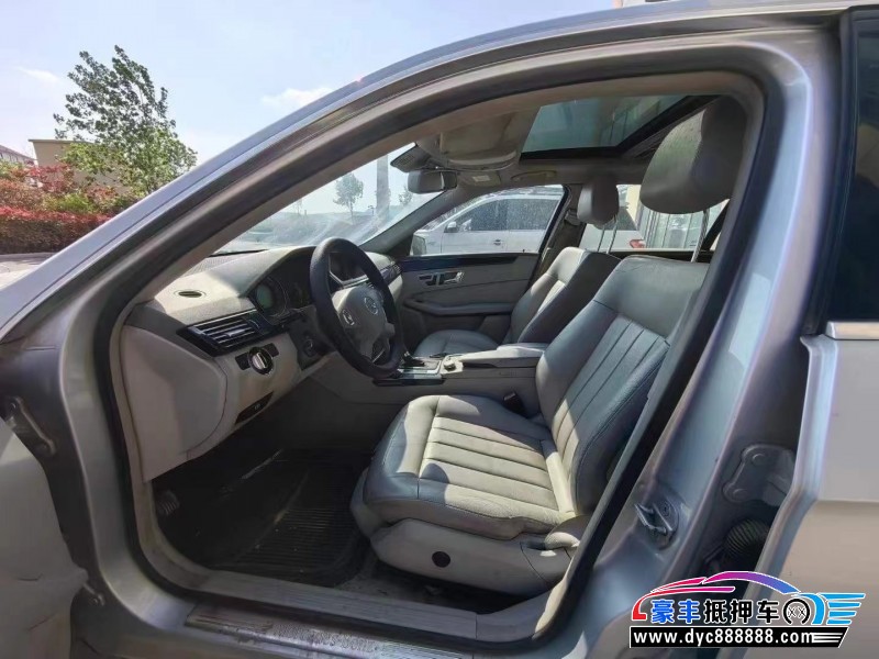 10年奔驰E轿车抵押车出售