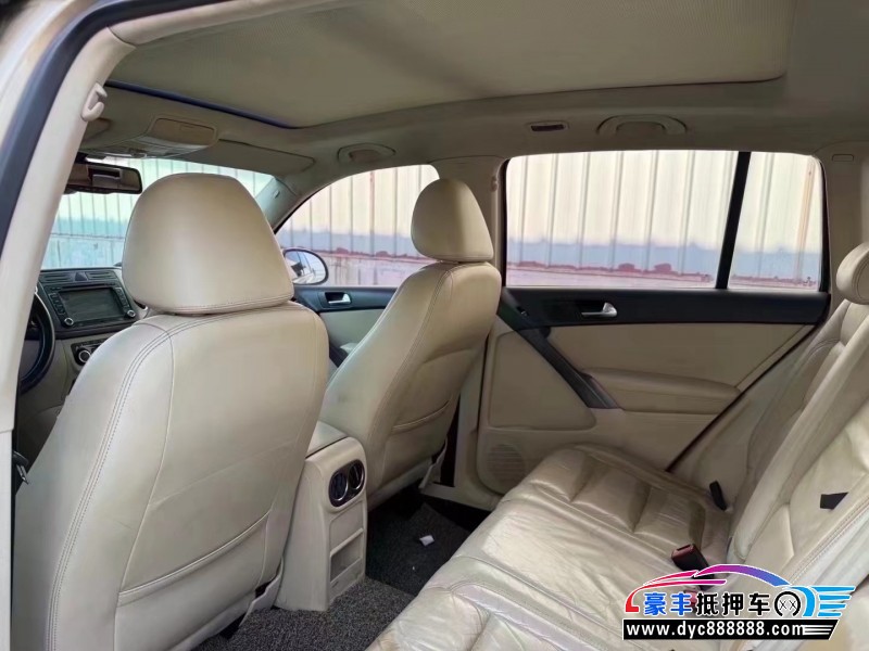 12年大众途观轿车抵押车出售