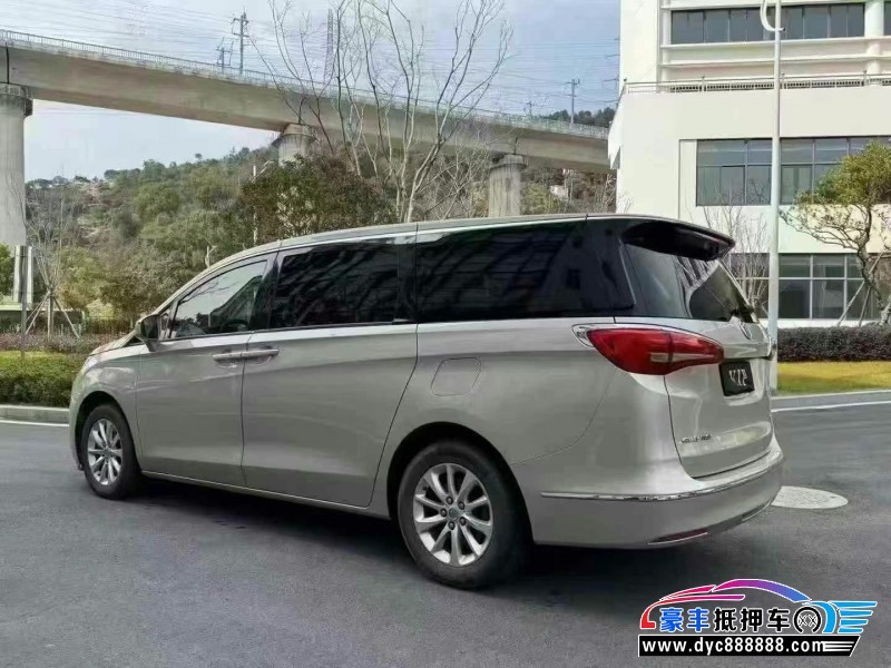 18年别克GL8轿车抵押车出售