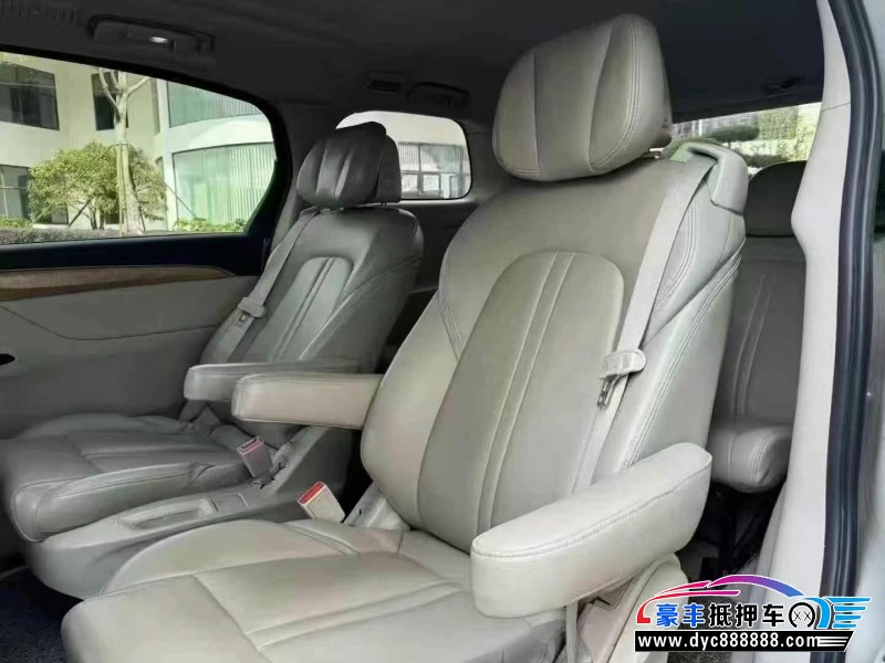 18年别克GL8轿车抵押车出售